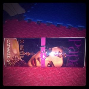 Very unique magazine clutch (purss)